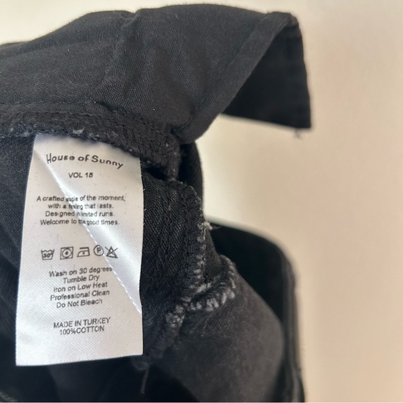 House of Sunny Staple Jeans in Black - Picture 7 of 8